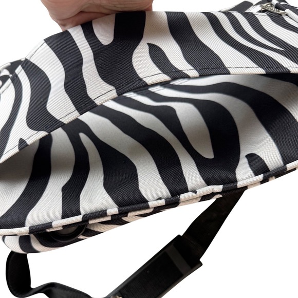 Rockland Zebra Print Carry On Bag Travel Weekender Overnight Duffle Tote - Picture 6 of 7